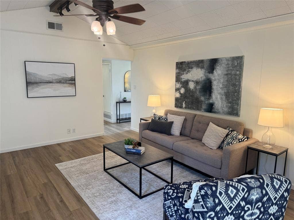 1306 Amherst Drive, Denton, TX 76201 1306 Amherst Drive, Denton, TX 76201