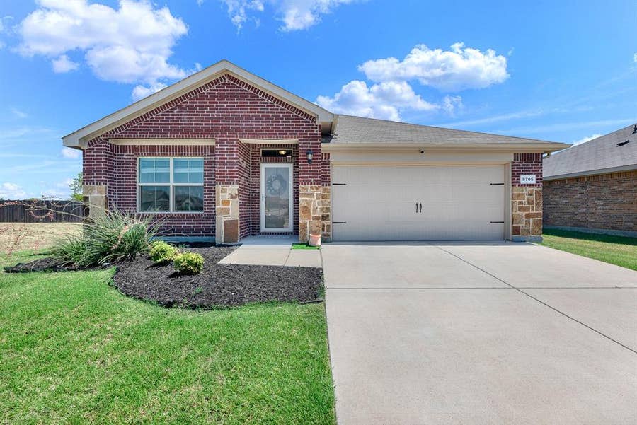 Property photo for 9705 Snowbell Lane, Fort Worth, TX