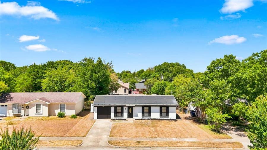 Property photo for 865 Stanford Drive, Lancaster, TX