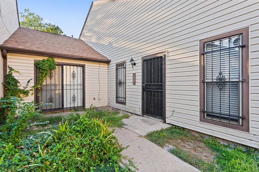 Property photo for 1507 Gailbrook Lane, Dallas, TX