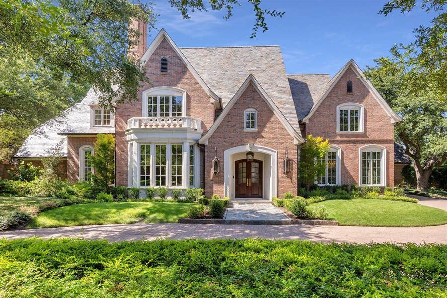 Property photo for 31 Robledo Drive, Dallas, TX