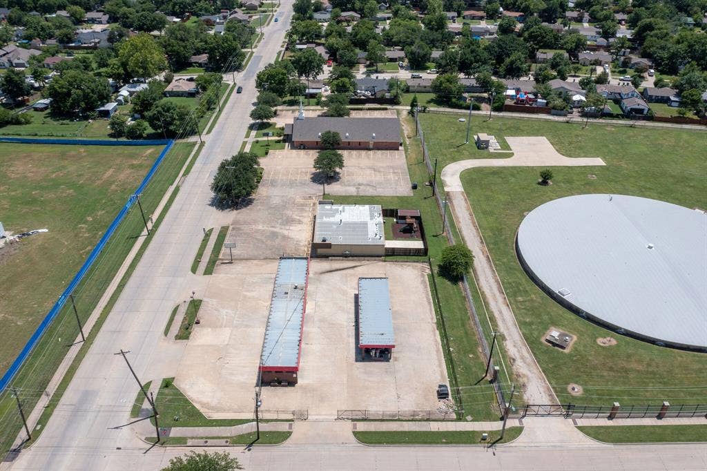 2115 Dairy Road, Garland, TX 75041 2115 Dairy Road, Garland, TX 75041