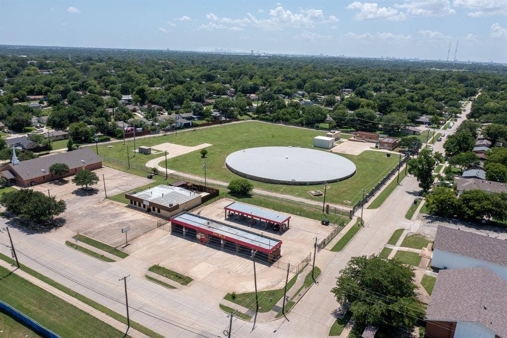 2115 Dairy Road, Garland, TX 75041 2115 Dairy Road, Garland, TX 75041