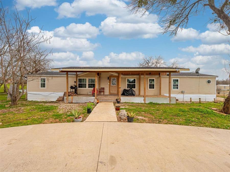 Property photo for 8591 W Ridge Drive, Quinlan, TX