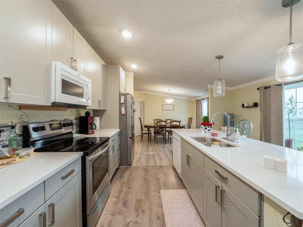 8591 W Ridge Drive, Quinlan, TX 75474