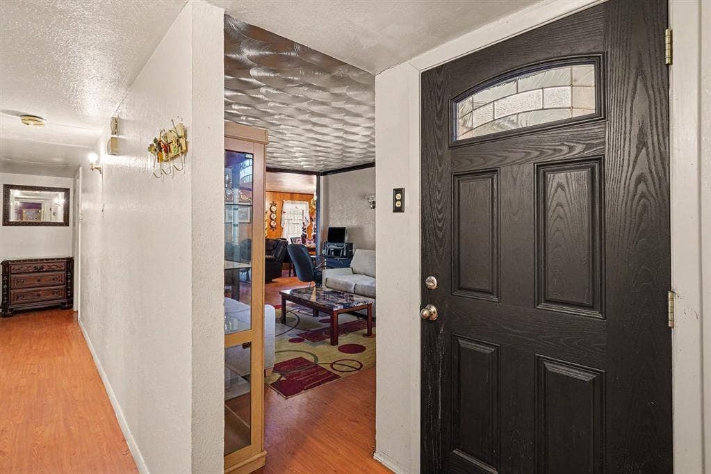 6620 Atha Drive, Dallas, TX 75217