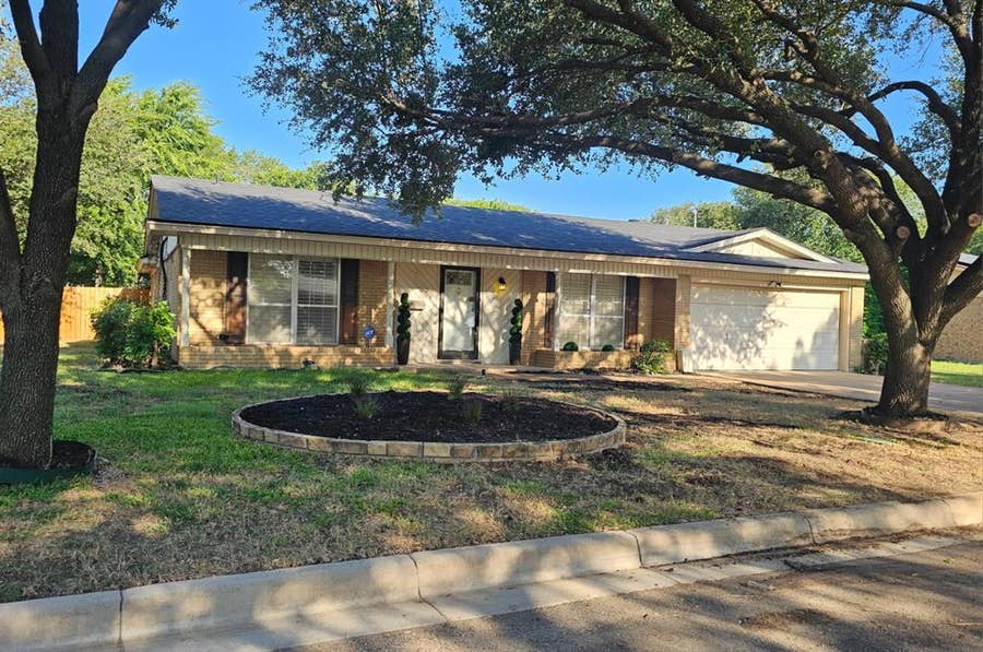 Property photo for 5660 Conlin Drive, Fort Worth, TX