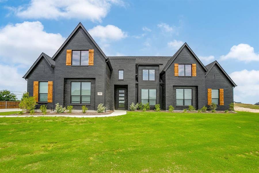 Property photo for 4511 MATADOR RANCH Court, Waxahachie, TX