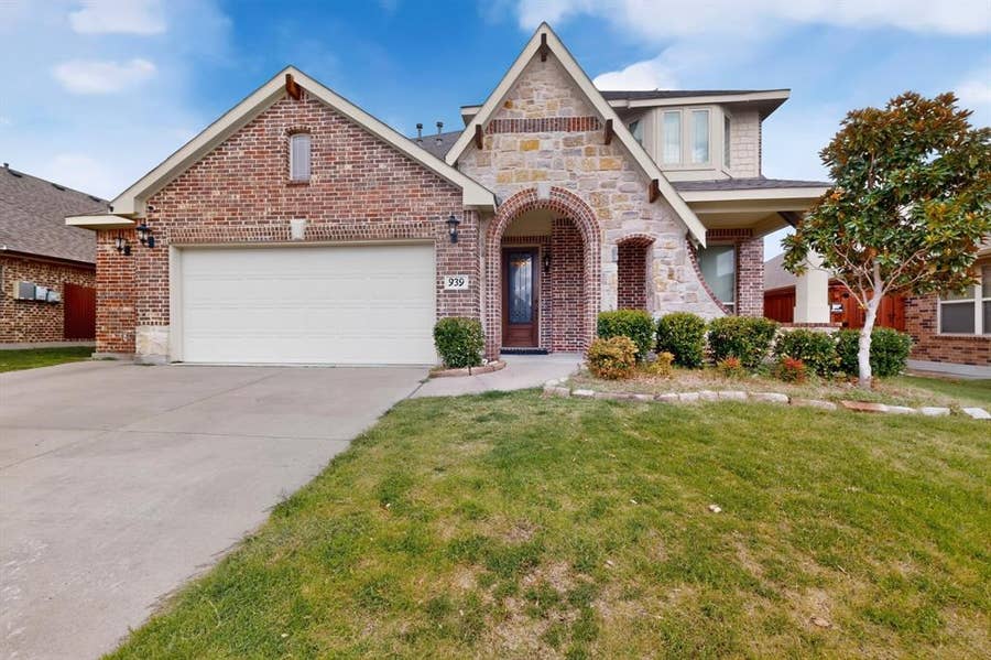 Property photo for 939 Mangrove Drive, Fate, TX
