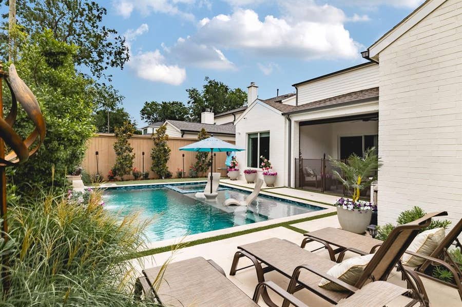 Property photo for 3963 Rochelle Drive, Dallas, TX