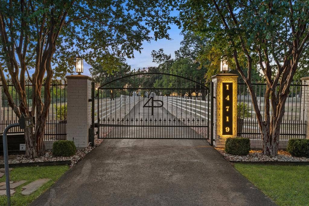 Private Gated Entry (back lit address)