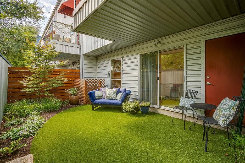 Fabulous fenced yard!