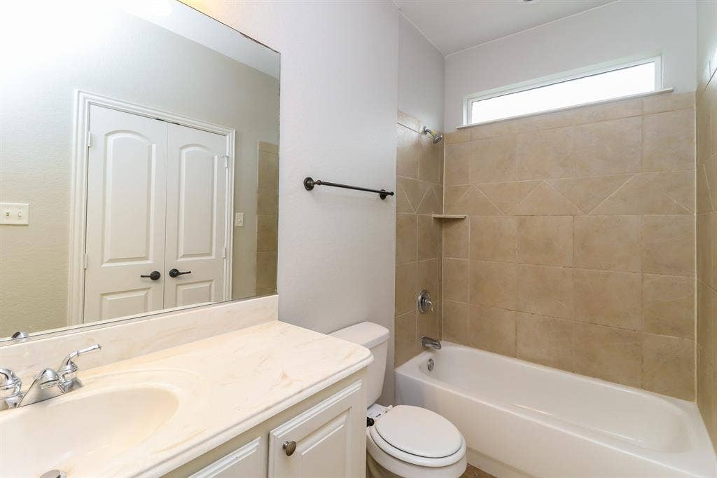 5228 Estrella Lane, Benbrook, TX 76126 5228 Estrella Lane, Benbrook, TX 76126