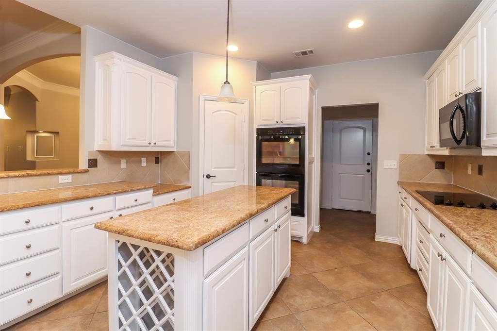 5228 Estrella Lane, Benbrook, TX 76126 5228 Estrella Lane, Benbrook, TX 76126