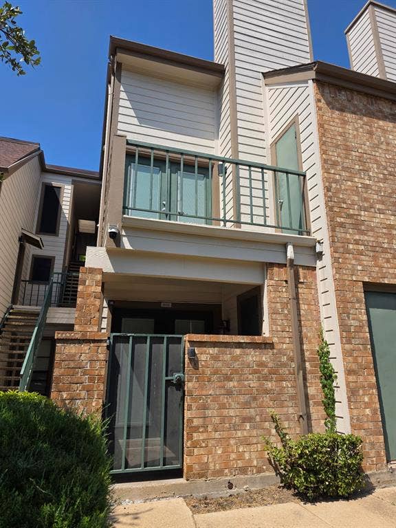 Property photo for 2301 Balsam Drive, #M202, Arlington, TX