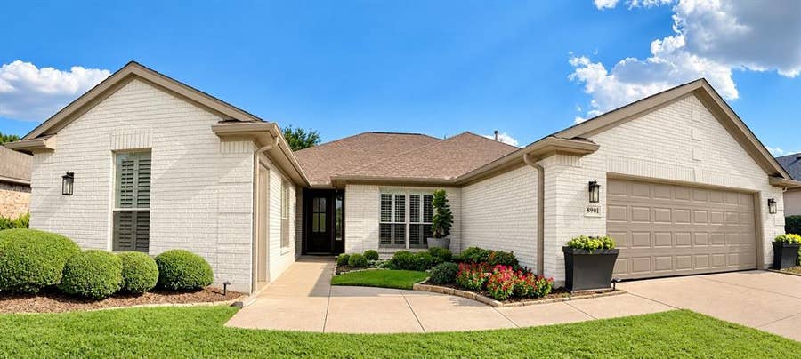 Property photo for 8901 Crestview Drive, Denton, TX