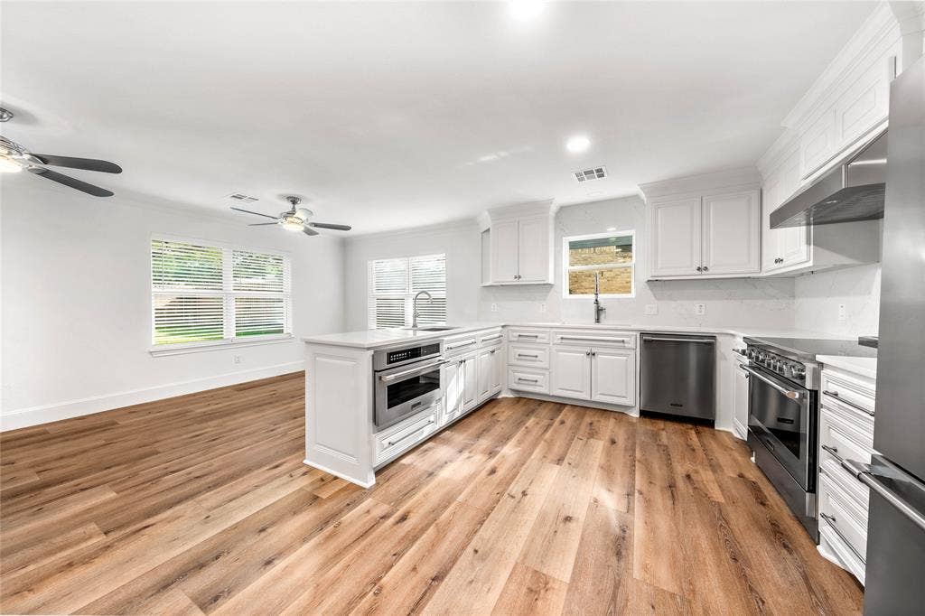 9916 Sandalwood Drive, Woodway, TX 76712 9916 Sandalwood Drive, Woodway, TX 76712
