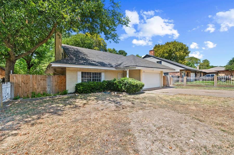 Property photo for 215 Johnson Drive, Duncanville, TX