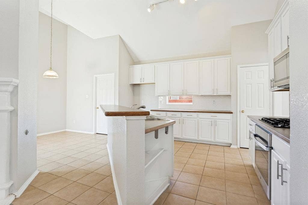 534 Hackberry Drive, Murphy, TX 75094 534 Hackberry Drive, Murphy, TX 75094