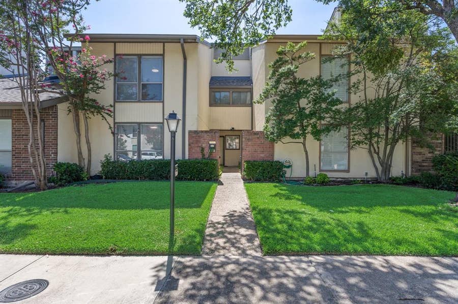 Property photo for 9807 Bent Branch Lane, Dallas, TX