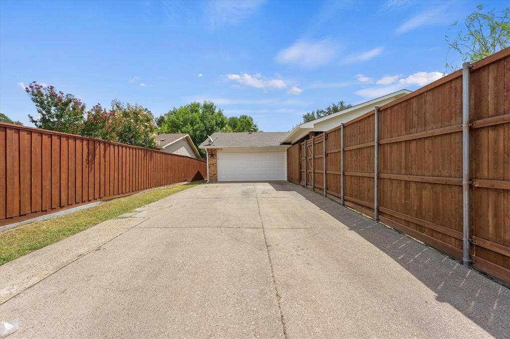 6317 Briar Knoll Drive, Garland, TX 75043 6317 Briar Knoll Drive, Garland, TX 75043
