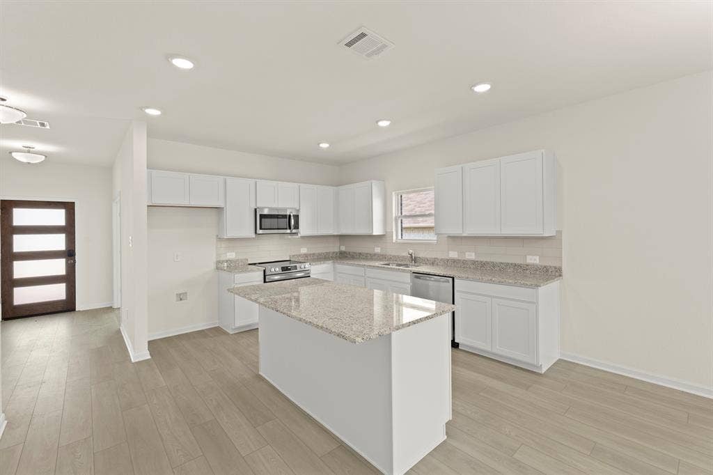 306 Heritage Grove Road, Blue Ridge, TX 75424 05. 306 Heritage Grove - Kitchen