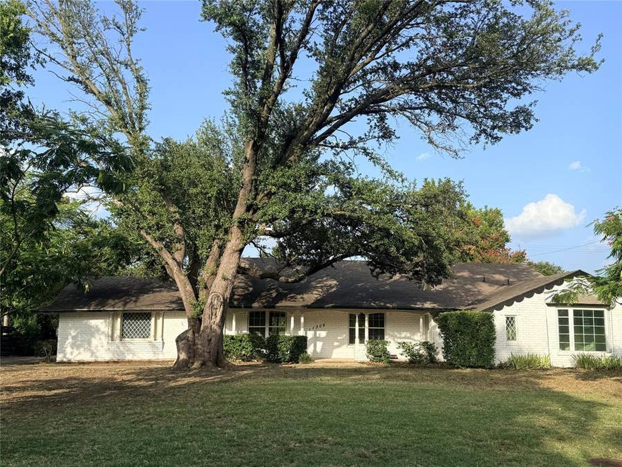 Property photo for 11308 Valleydale Drive, Dallas, TX