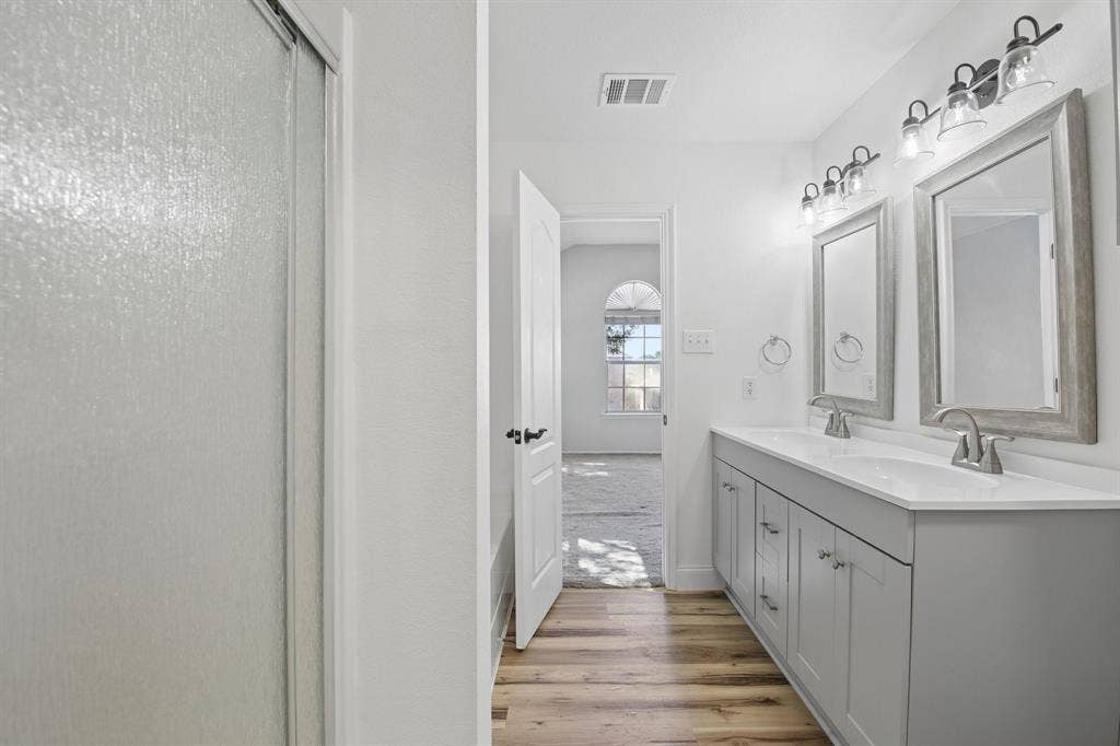 5533 Spring Ridge Drive, Watauga, TX 76137 5533 Spring Ridge Drive, Watauga, TX 76137