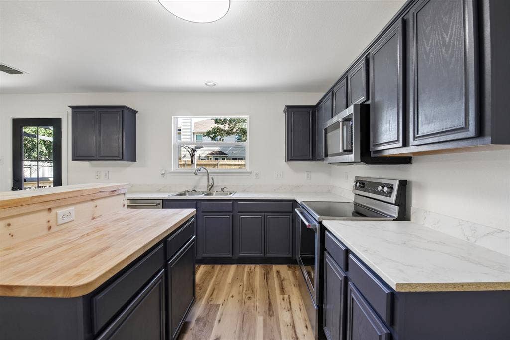 5533 Spring Ridge Drive, Watauga, TX 76137 5533 Spring Ridge Drive, Watauga, TX 76137