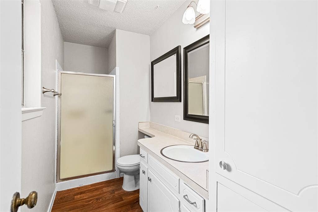 648 Sue Ann Lane, Burleson, TX 76028 648 Sue Ann Lane, Burleson, TX 76028