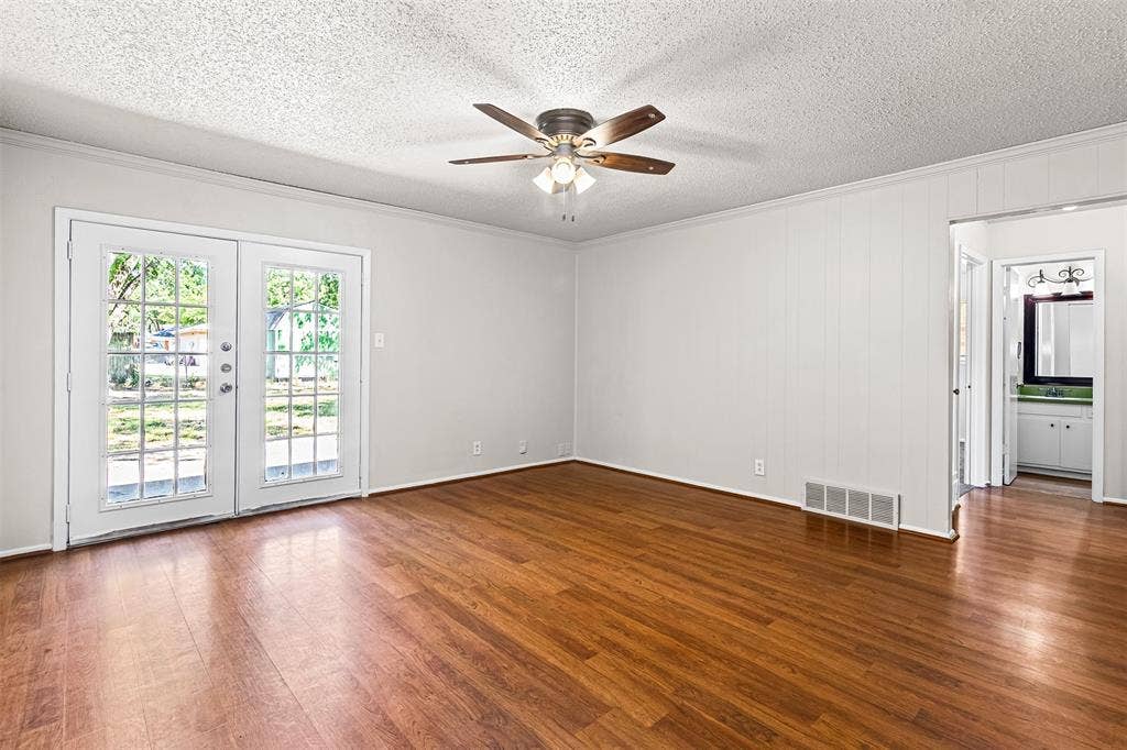 648 Sue Ann Lane, Burleson, TX 76028 648 Sue Ann Lane, Burleson, TX 76028