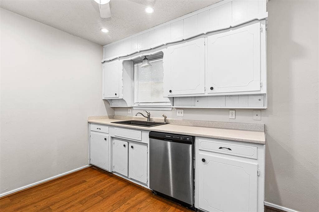 648 Sue Ann Lane, Burleson, TX 76028 648 Sue Ann Lane, Burleson, TX 76028
