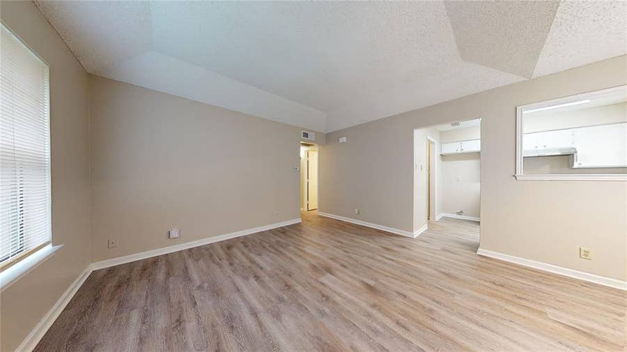 Property photo for 504 Matt Lane, #506, Arlington, TX