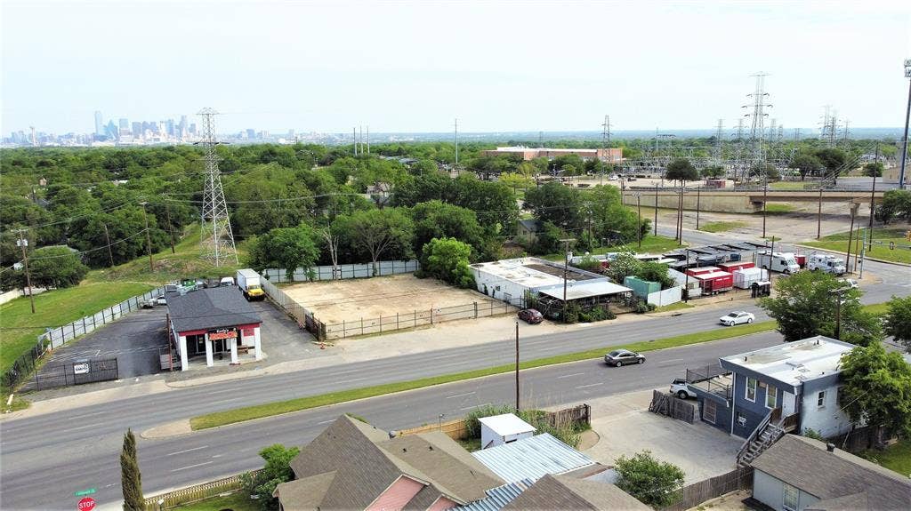 1231 E Illinois Avenue, Dallas, TX 75216 1231 E Illinois Avenue, Dallas, TX 75216