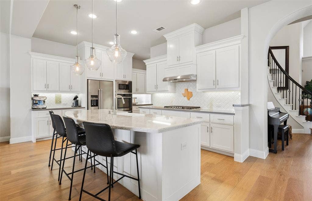 1116 Broadmoor Way, Roanoke, TX 76262 1116 Broadmoor Way, Roanoke, TX 76262