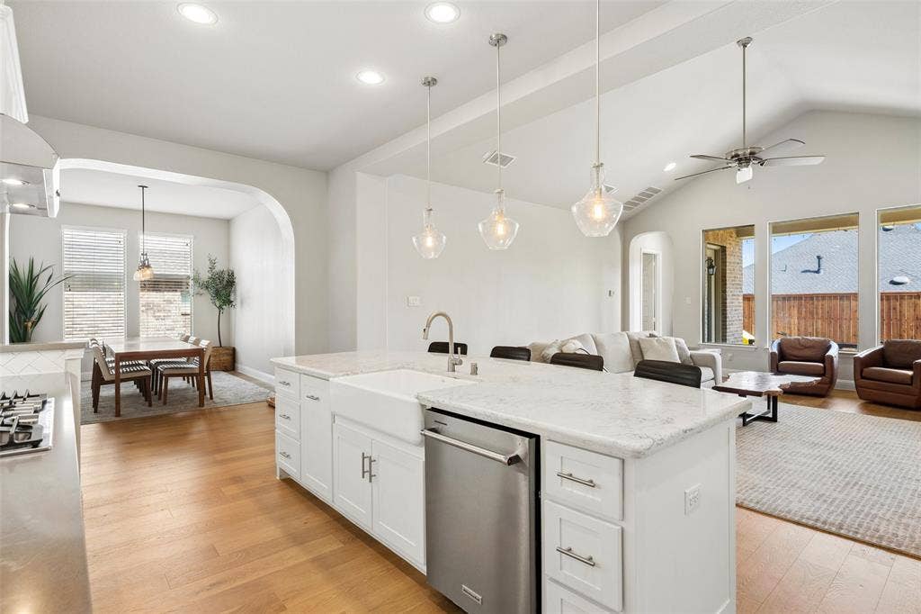 1116 Broadmoor Way, Roanoke, TX 76262 1116 Broadmoor Way, Roanoke, TX 76262