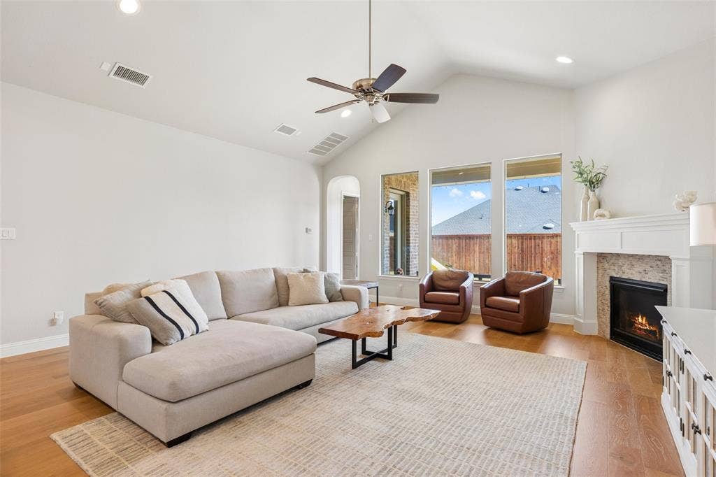 1116 Broadmoor Way, Roanoke, TX 76262 1116 Broadmoor Way, Roanoke, TX 76262