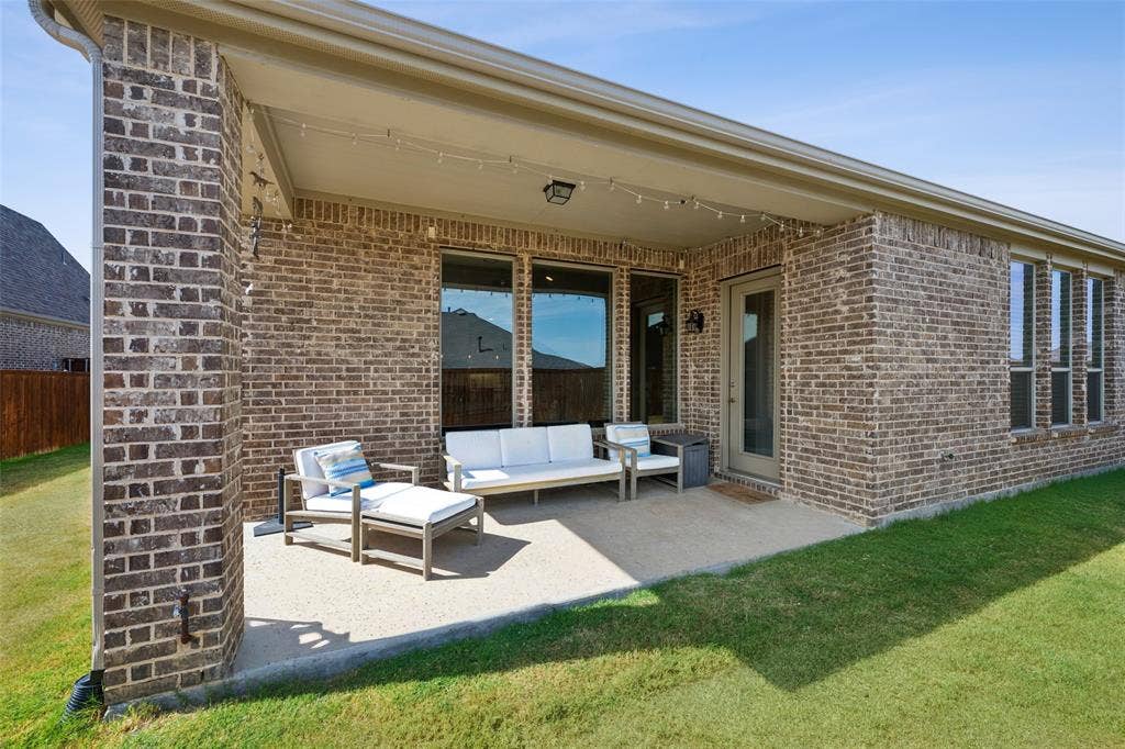 1116 Broadmoor Way, Roanoke, TX 76262 1116 Broadmoor Way, Roanoke, TX 76262
