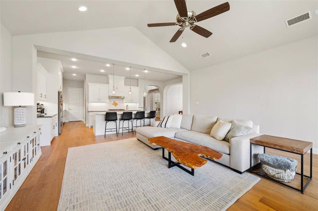 1116 Broadmoor Way, Roanoke, TX 76262 1116 Broadmoor Way, Roanoke, TX 76262