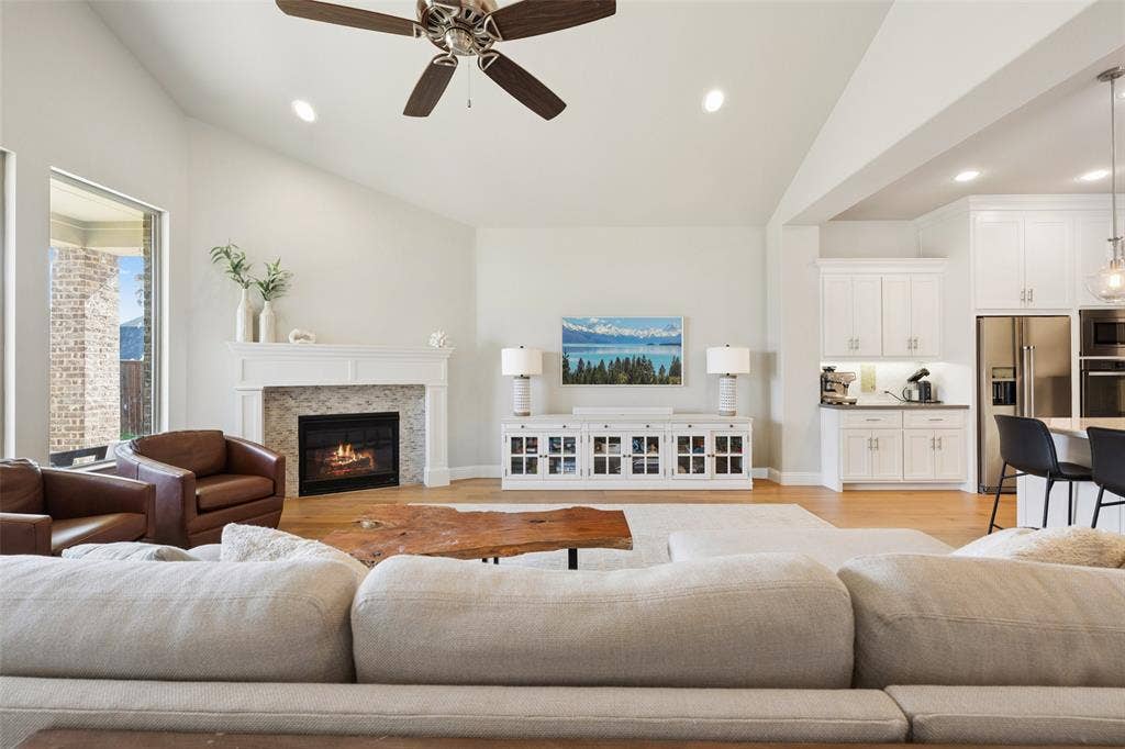 1116 Broadmoor Way, Roanoke, TX 76262 1116 Broadmoor Way, Roanoke, TX 76262