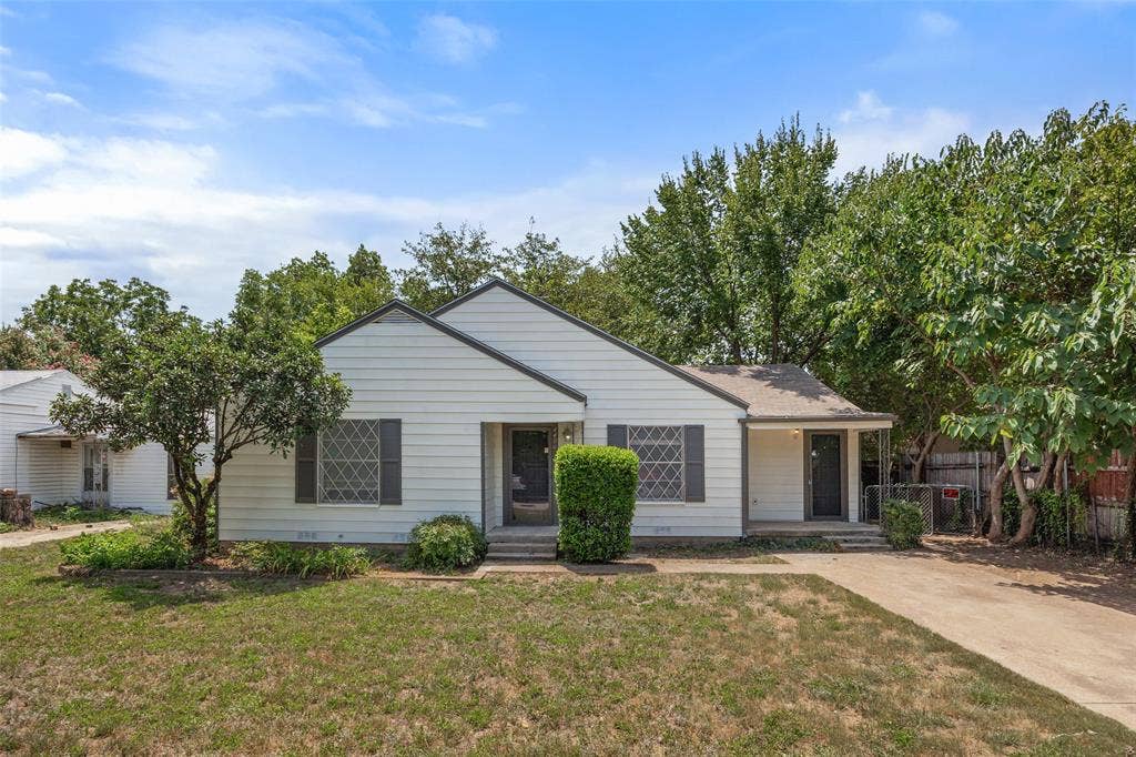 4406 Wayne Court S, Haltom City, TX 76117 4406 Wayne Court S, Haltom City, TX 76117
