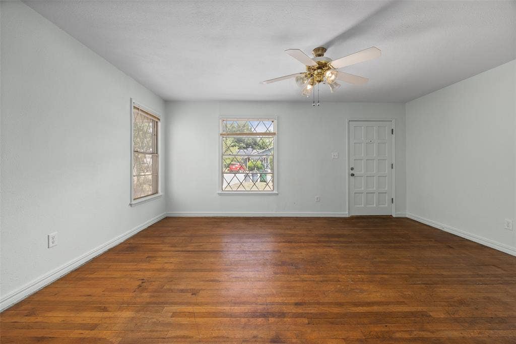 4406 Wayne Court S, Haltom City, TX 76117 4406 Wayne Court S, Haltom City, TX 76117