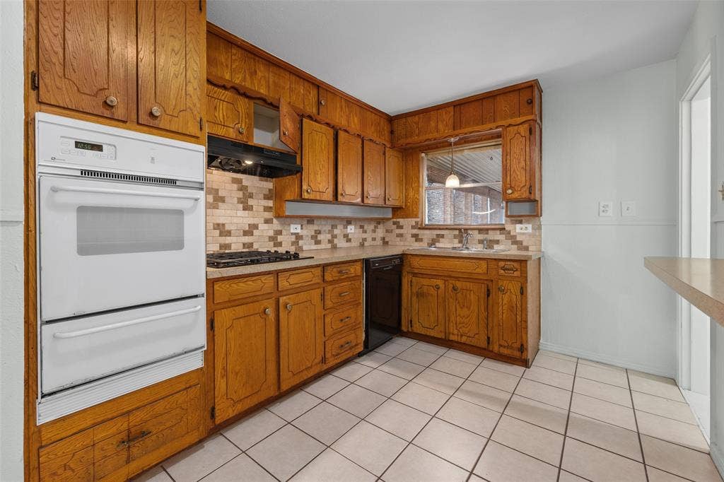 4406 Wayne Court S, Haltom City, TX 76117 4406 Wayne Court S, Haltom City, TX 76117