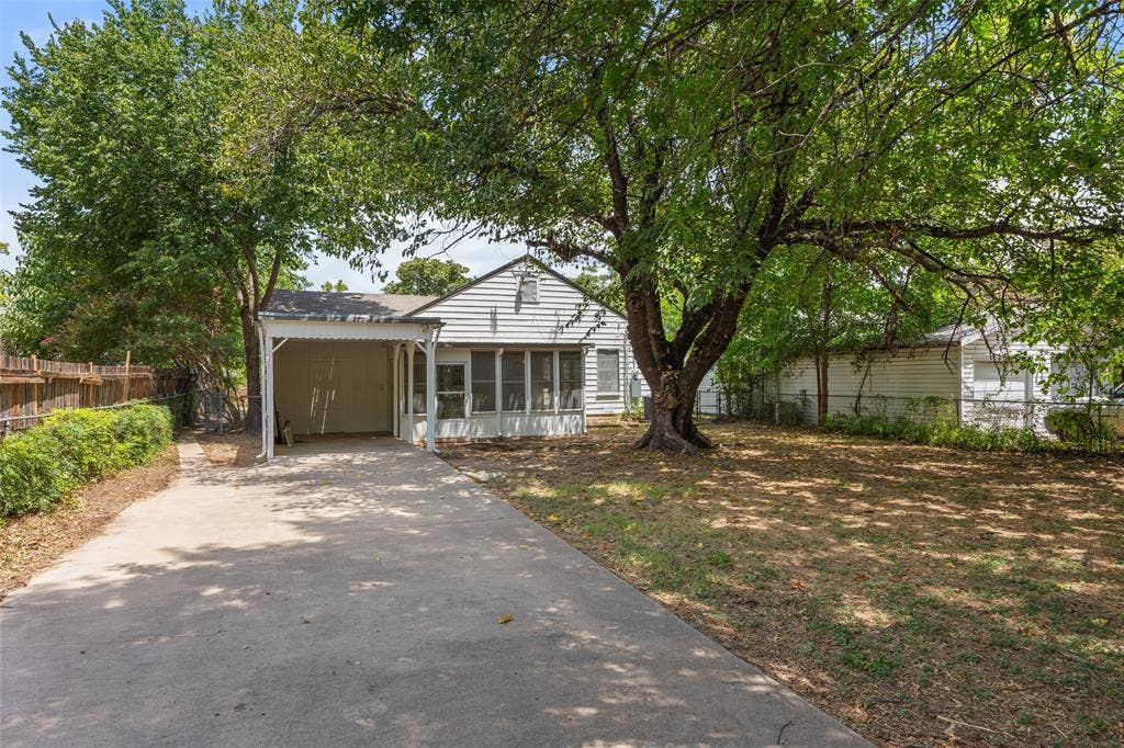 4406 Wayne Court S, Haltom City, TX 76117 4406 Wayne Court S, Haltom City, TX 76117