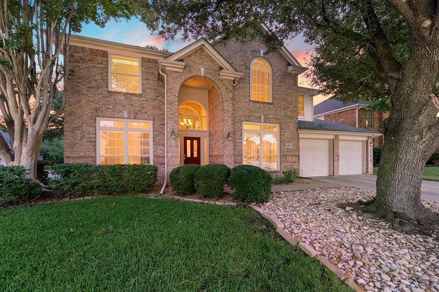 Property photo for 6605 Fox Glen Drive, Arlington, TX