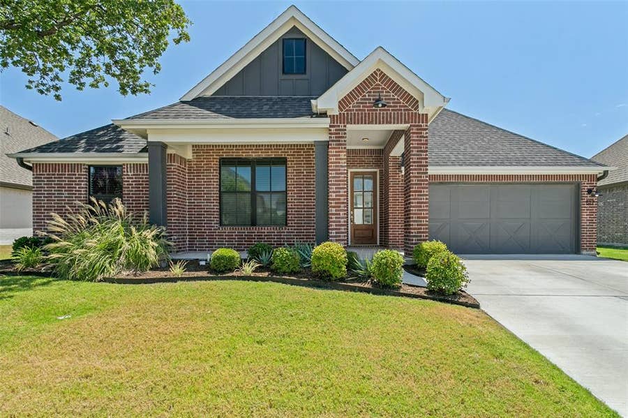 Property photo for 817 Highlands Avenue, Aledo, TX