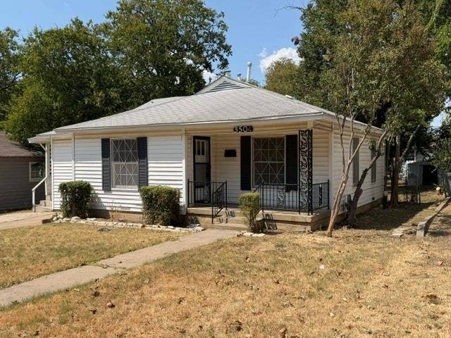 Property photo for 3504 W Gambrell Street, Fort Worth, TX