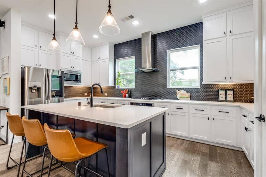 Property photo for 1410 Elevado Drive, Dallas, TX