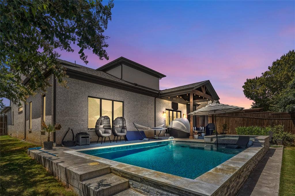 2080 Holt Way, Grapevine, TX 76051 2080 Holt Way, Grapevine, TX 76051