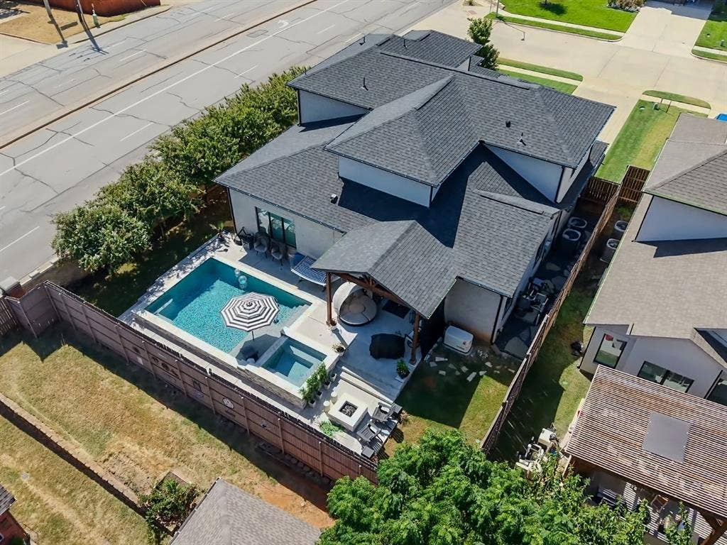 2080 Holt Way, Grapevine, TX 76051 2080 Holt Way, Grapevine, TX 76051